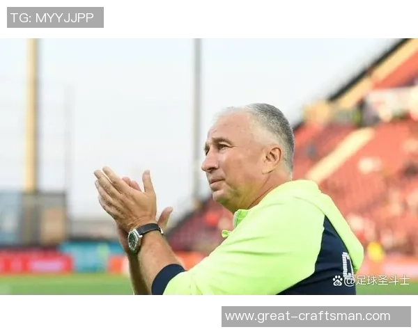 足球明星在退役后是否容易发胖探讨与健康管理的重要性 足球明星在退役后是否容易发胖探讨与健康管理的重要性